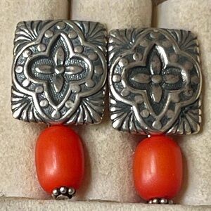 VTG SOUTHWEST TOREE 925 STERLING SILVER CORAL STUD EARRINGS. 9.3 GRAMS.